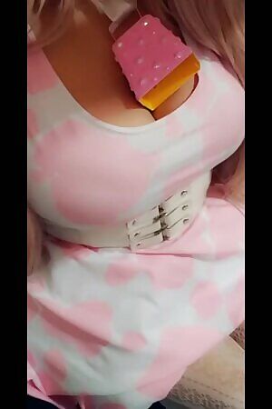 Mooooo. I just want someone to play with my udders all day 🤭 How are you all doing?