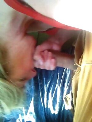 Cheating married cougar swallows my load in the back seat of her SUV