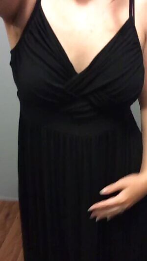 Nerdy, horny lady with so much to offer 🍑💋