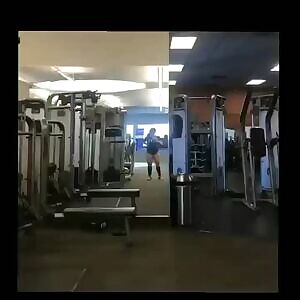 Look at the size of those thighs...