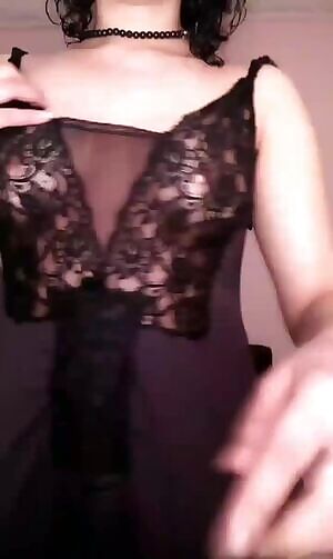 Hey who wants to play with my titty for me?