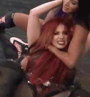 I love when Taeler spreads those sexy legs of hers