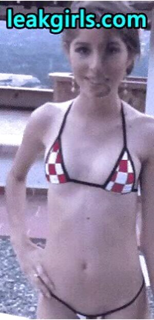 Heidy in a stunning bikini