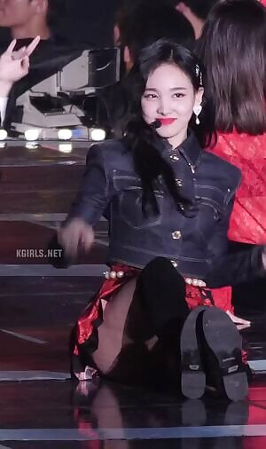 Nayeon pussy lips 🤤🤤