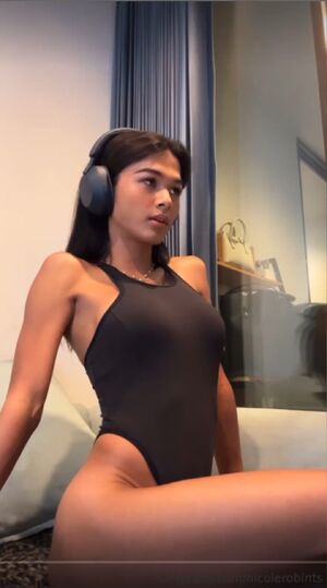Thai Ladyboys Amateur Asian Big Dick