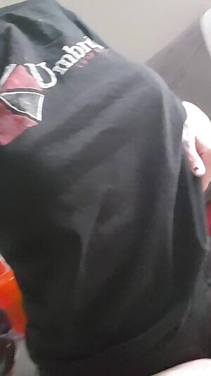 No amazon fee! See exactly what this goth slut thinks of your cock!