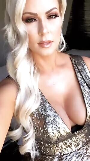 Maryse Mizanin is so sexy
