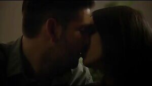 I wish could tongue kiss Victoria Justice while she strokes my cock