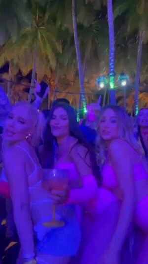 Party Girls Amateur Brazilian Dance Dancing