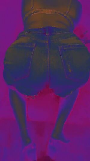Ass shaking 😁