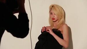 Nara - HELLOVENUS x GEEK holiday photo shoot