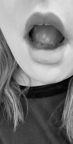 look daddy! i made some lube so you may fuck my asshole!