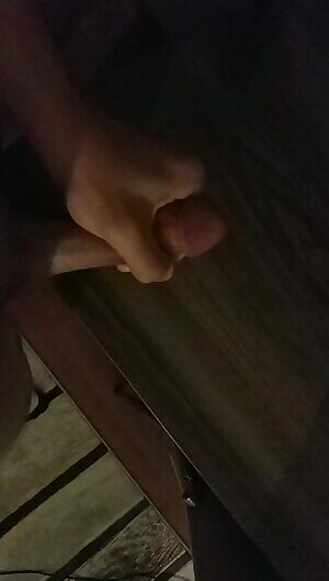 Jerking off 🍆
