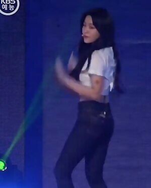 Red Velvet Yeri’s Jiggly Boobs