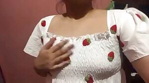 What an epic fail. Trying hard kasi mang-seduce kaya napunit. Shookt pa si manang XD