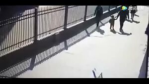 O-FENCE-ive gif! Do not click!