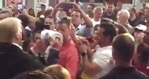 Dolan Drumpf animators, this is your cue. Fix this GIF.