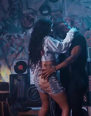 Fifth Harmony Lauren Jauregui - Tight Grab