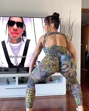 Yaela Heart Twerk session