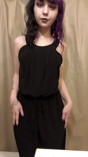 Headed out! How do I look? 😈💕