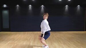 JIHYUN - Naughty Girl dance cover