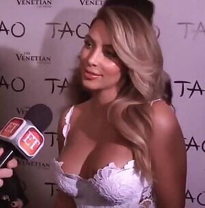 Cleavage at an awards show