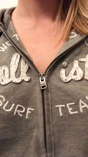 Titty Tuesday 😉 unterstützt durch Produktplatzierung 😂 #werbung unbezahlbar